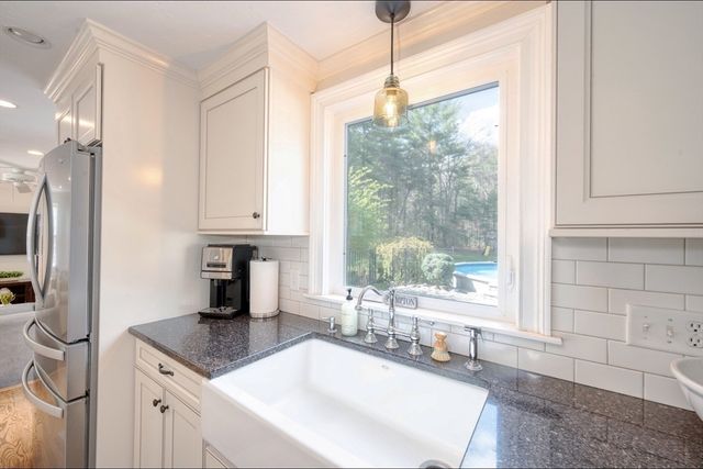 11 Heather's Path, Plympton, MA 02367