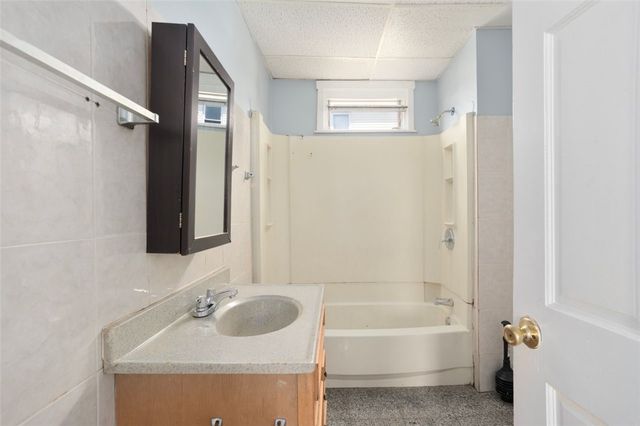347 Douglas Avenue, Providence, RI 02908