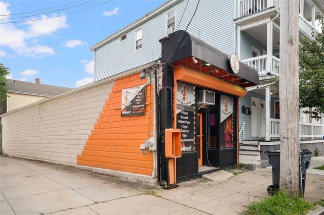 347 Douglas Avenue, Providence, RI 02908