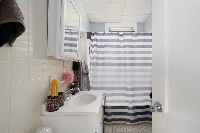 347 Douglas Avenue, Providence, RI 02908