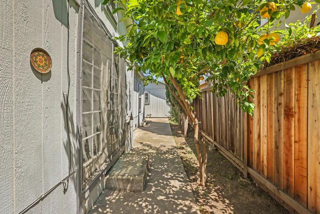 430 Bedford Rd, Stockton, CA 95204