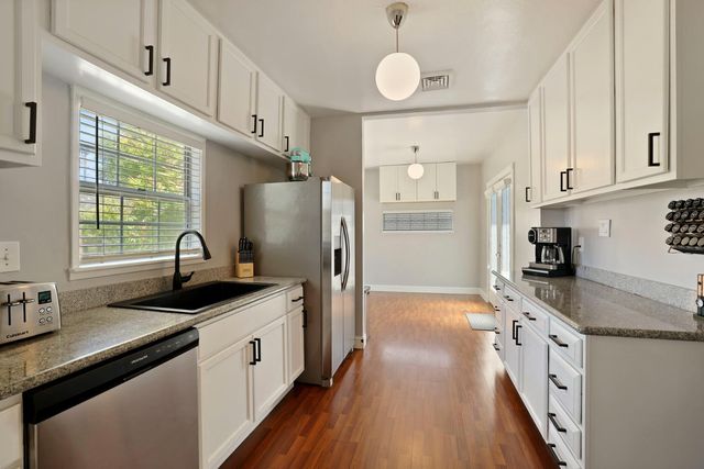 430 Bedford Rd, Stockton, CA 95204