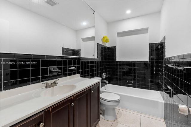 3061 NE 4th Avenue, Wilton Manors, FL 33334