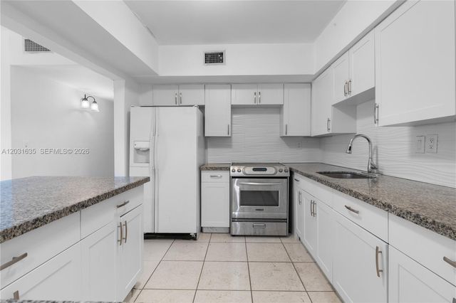 3061 NE 4th Avenue, Wilton Manors, FL 33334