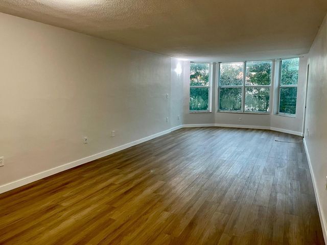 1401 NE 191st Street, Miami, FL 33179