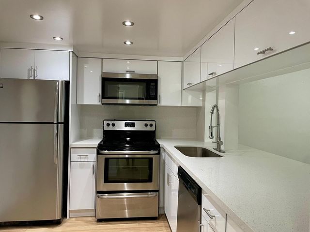 1401 NE 191st Street, Miami, FL 33179