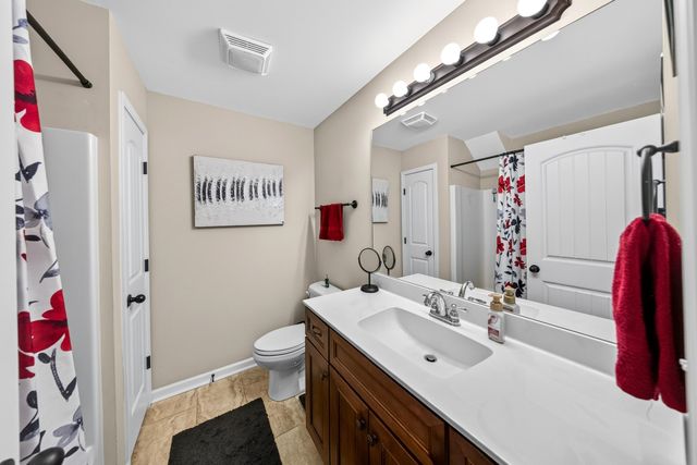 211 Cedar St Apt 1, Lebanon, TN 37087
