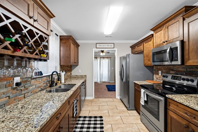 211 Cedar St Apt 1, Lebanon, TN 37087