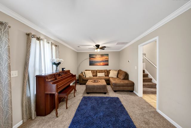 211 Cedar St Apt 1, Lebanon, TN 37087