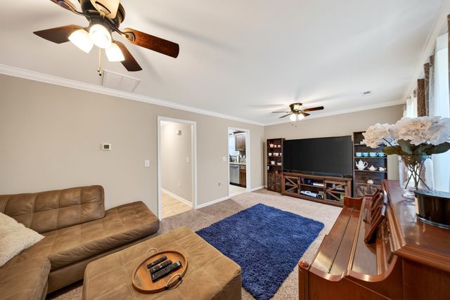 211 Cedar St Apt 1, Lebanon, TN 37087