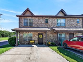 211 Cedar St Apt 1, Lebanon, TN 37087