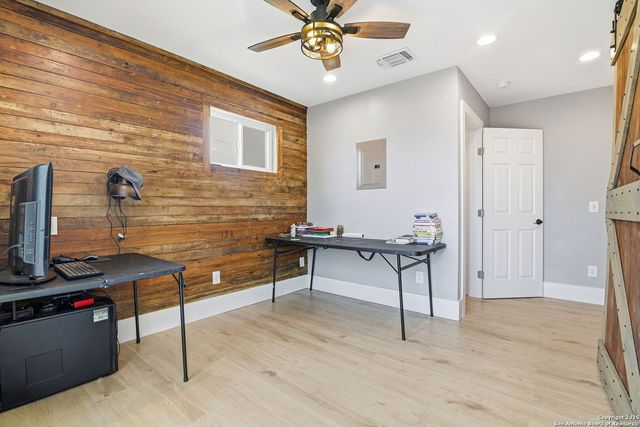 1571 Lakeshore, Canyon Lake, TX 78133