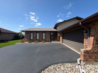 19250 Wentworth Avenue, Lansing, IL 60438