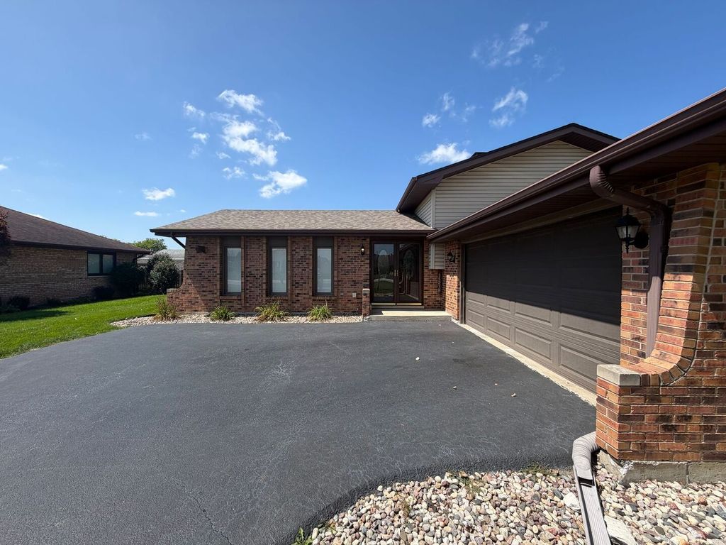 19250 Wentworth Avenue, Lansing, IL 60438