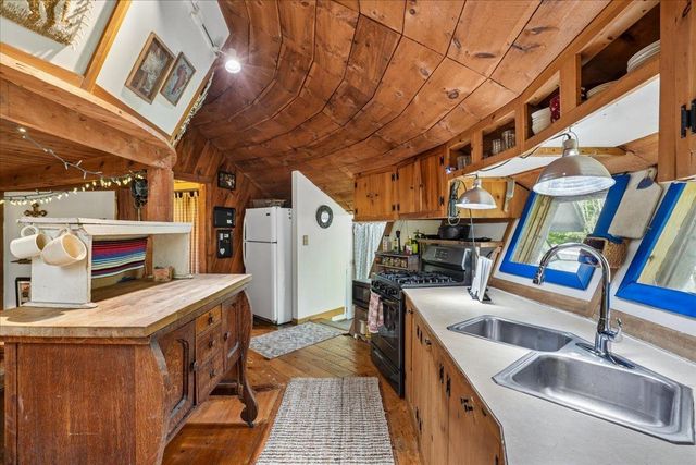 491 Greenfield Road, Peterborough, NH 03458