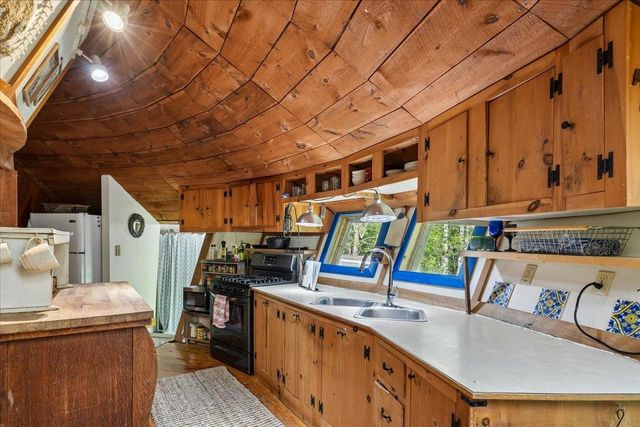 491 Greenfield Road, Peterborough, NH 03458