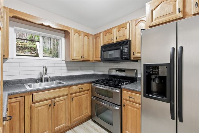 13 Marchmont St, Ingram, PA 15205