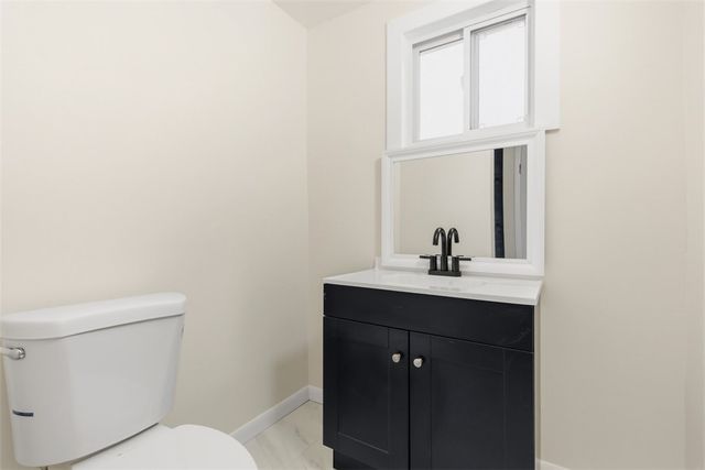 13 Marchmont St, Ingram, PA 15205