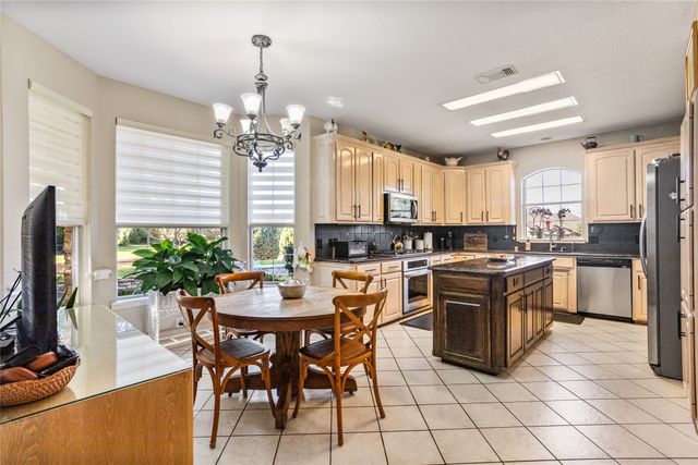 1910 Maplewood Drive, Weatherford, TX 76087