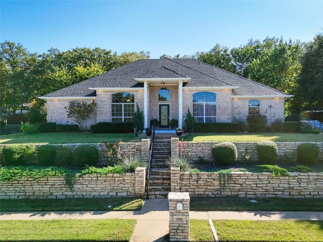 1910 Maplewood Drive, Weatherford, TX 76087