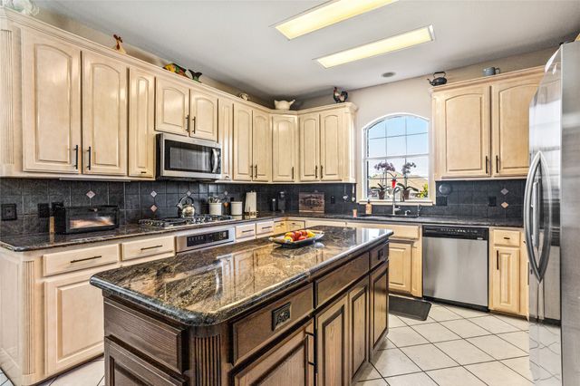 1910 Maplewood Drive, Weatherford, TX 76087