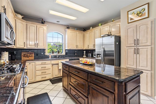 1910 Maplewood Drive, Weatherford, TX 76087