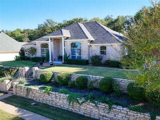 1910 Maplewood Drive, Weatherford, TX 76087