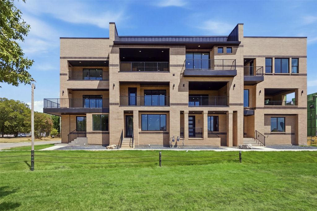 400 Vista Buena Trail, Fort Worth, TX 76111 — exterior
