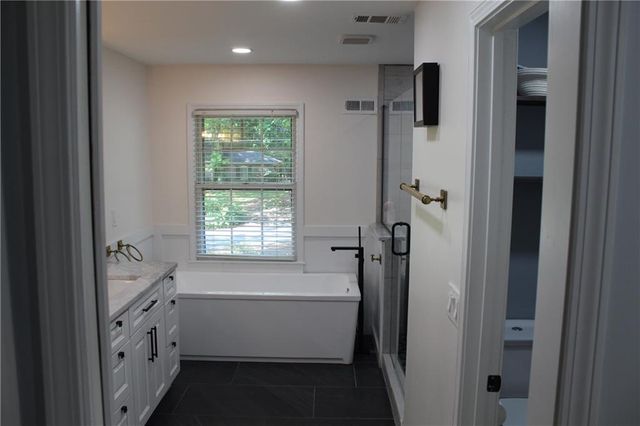 4989 Mountclaire Road, Stone Mountain, GA 30087