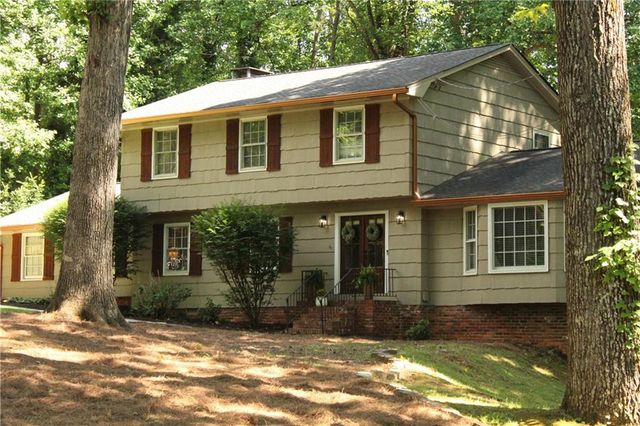 4989 Mountclaire Road, Stone Mountain, GA 30087
