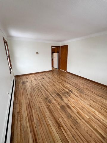 1695 7th Street E, Saint Paul, MN 55106