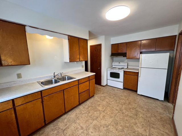 1695 7th Street E, Saint Paul, MN 55106