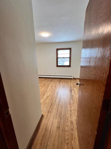 1695 7th Street E, Saint Paul, MN 55106