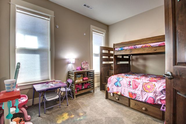 3835 Creek Mont Drive, Medford, OR 97504