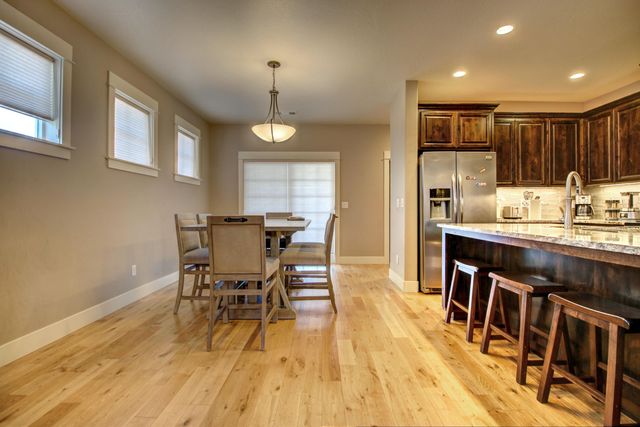 3835 Creek Mont Drive, Medford, OR 97504