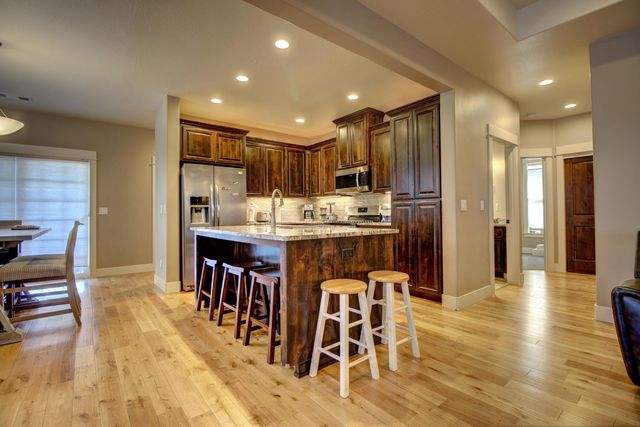 3835 Creek Mont Drive, Medford, OR 97504