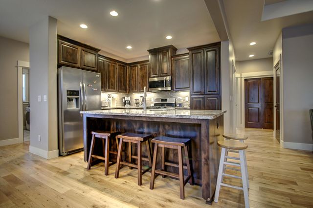 3835 Creek Mont Drive, Medford, OR 97504