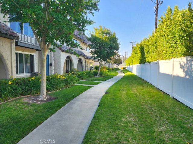 24223 La Glorita Circle, Newhall, CA 91321