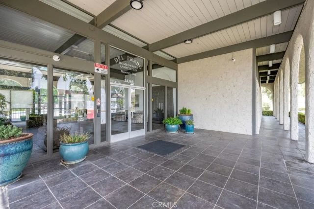 24223 La Glorita Circle, Newhall, CA 91321