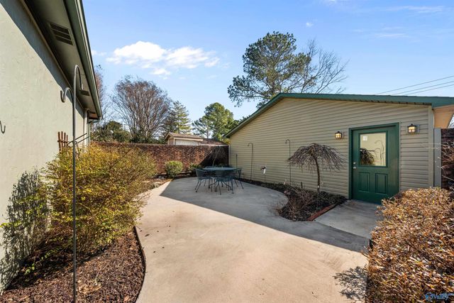 333 Chateau Drive SW, Huntsville, AL 35801