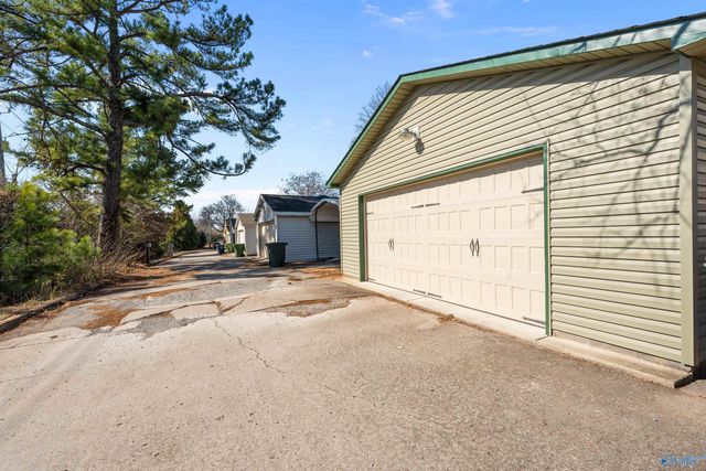 333 Chateau Drive SW, Huntsville, AL 35801