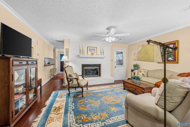 333 Chateau Drive SW, Huntsville, AL 35801