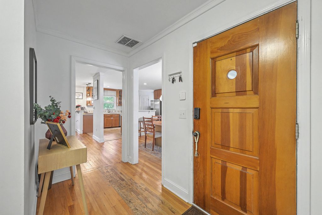 Image 10 of property listing at 1284 Orange Branch Road, Charleston, SC 29407