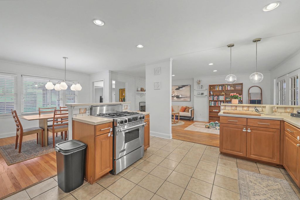 Image 21 of property listing at 1284 Orange Branch Road, Charleston, SC 29407