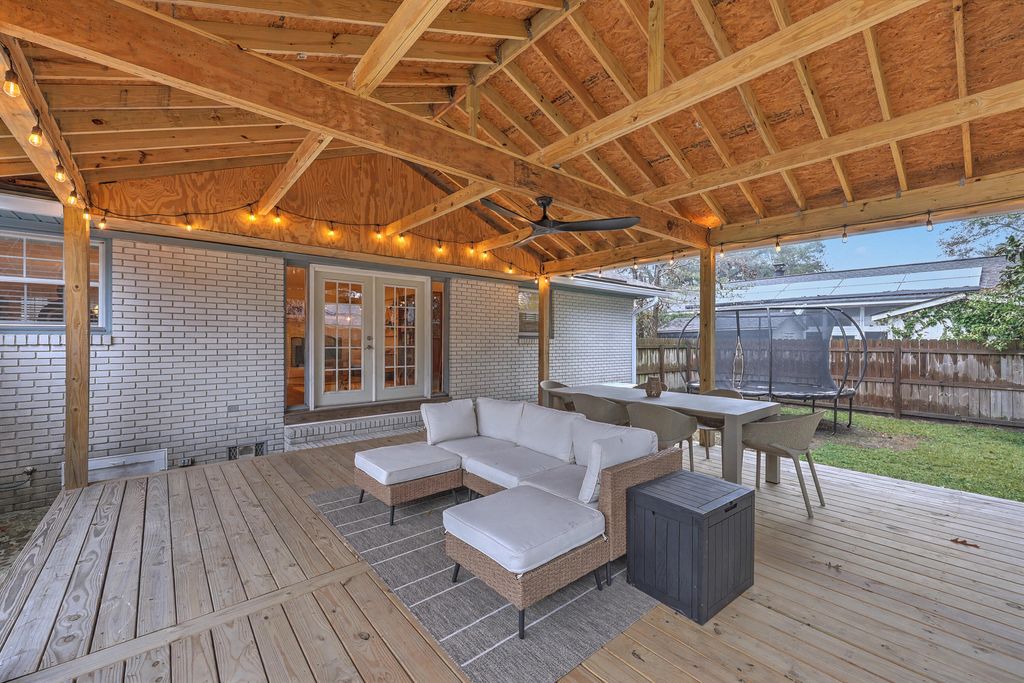 Image 4 of property listing at 1284 Orange Branch Road, Charleston, SC 29407