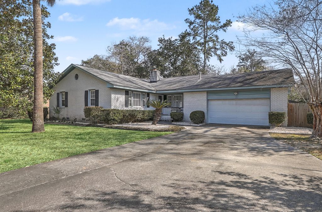 Image 7 of property listing at 1284 Orange Branch Road, Charleston, SC 29407