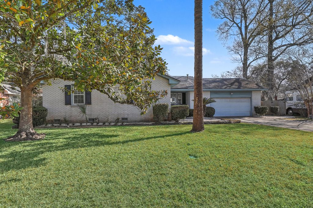 Image 8 of property listing at 1284 Orange Branch Road, Charleston, SC 29407