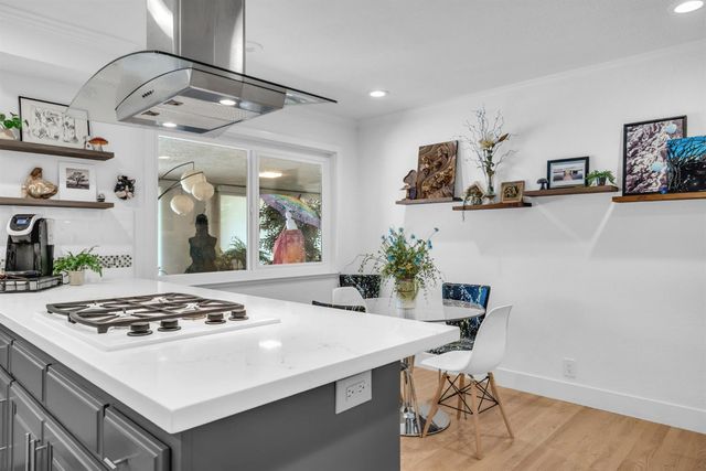 6685 Arboga Way, Sacramento, CA 95831