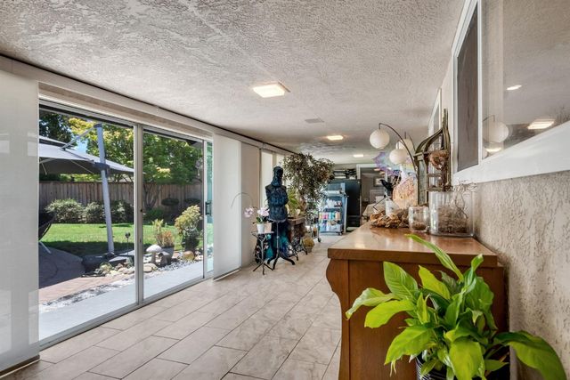 6685 Arboga Way, Sacramento, CA 95831