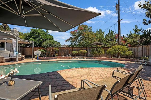 6685 Arboga Way, Sacramento, CA 95831
